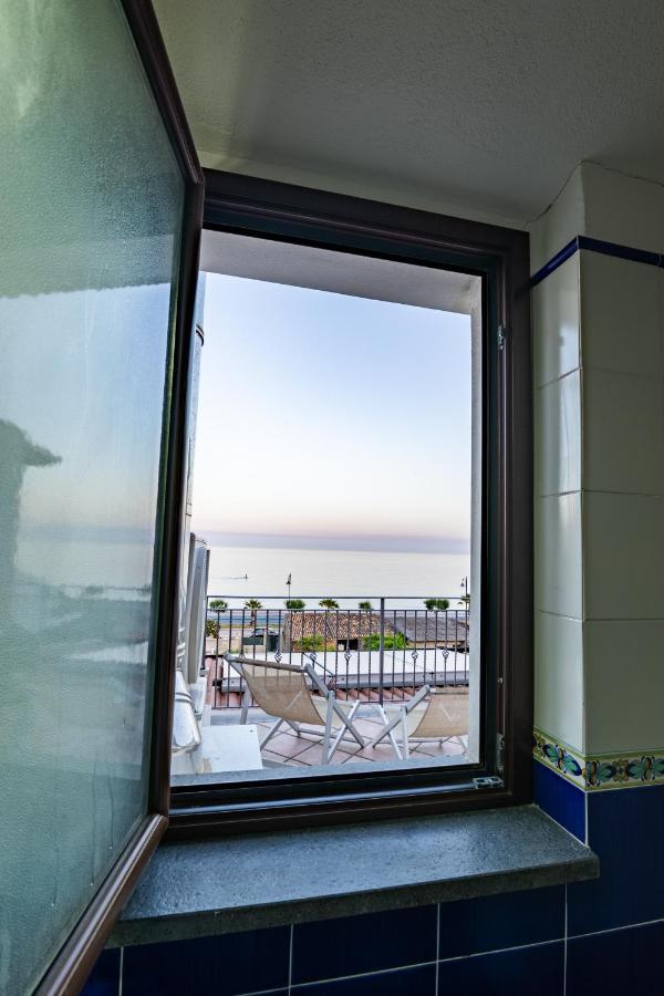 B&B Ottocento Sul Mare Ницца ди Сицилия Экстерьер фото